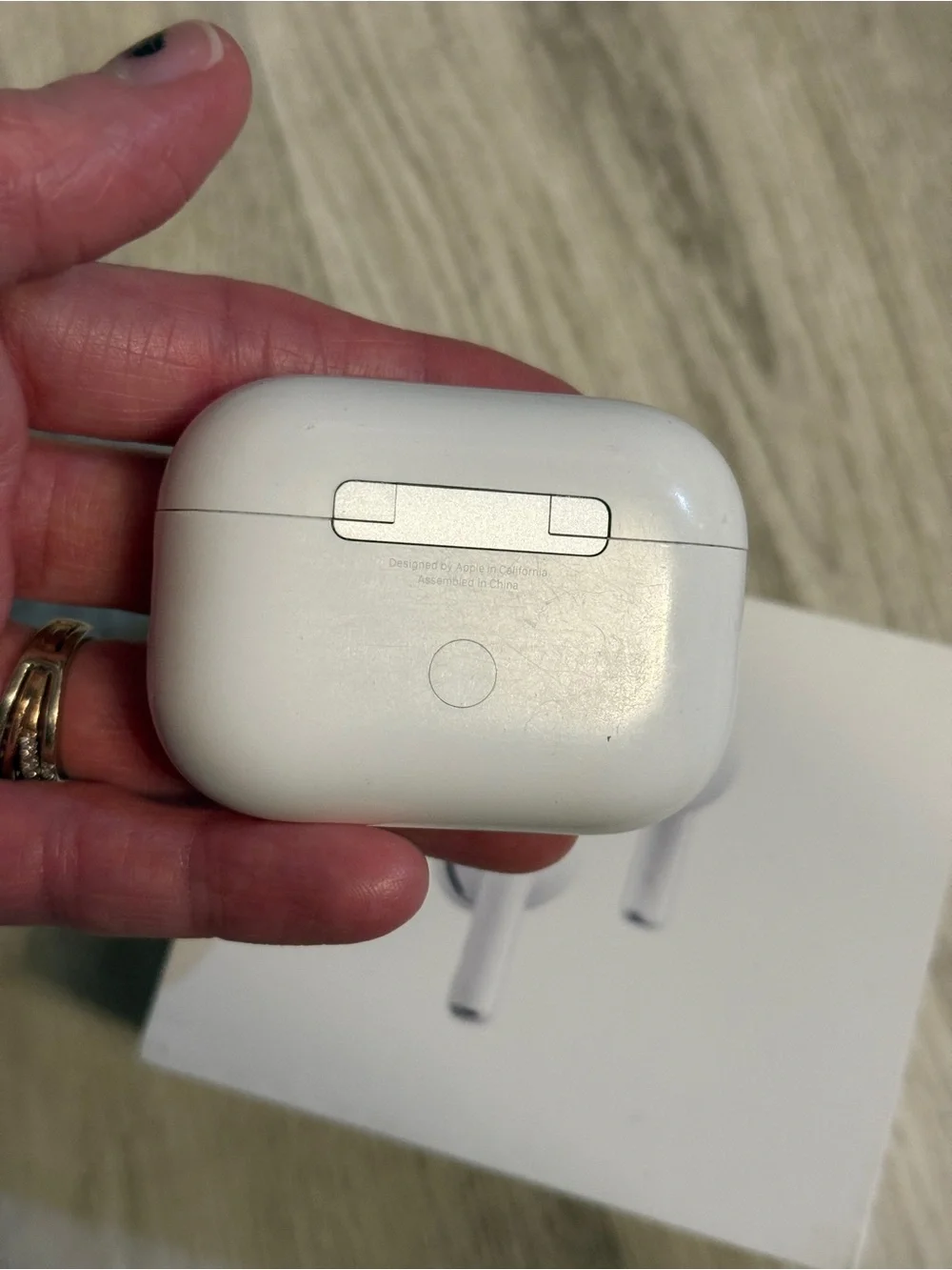 Apple AirPods Pro 2nd Generation with MagSafe/Lightning charging case A2700